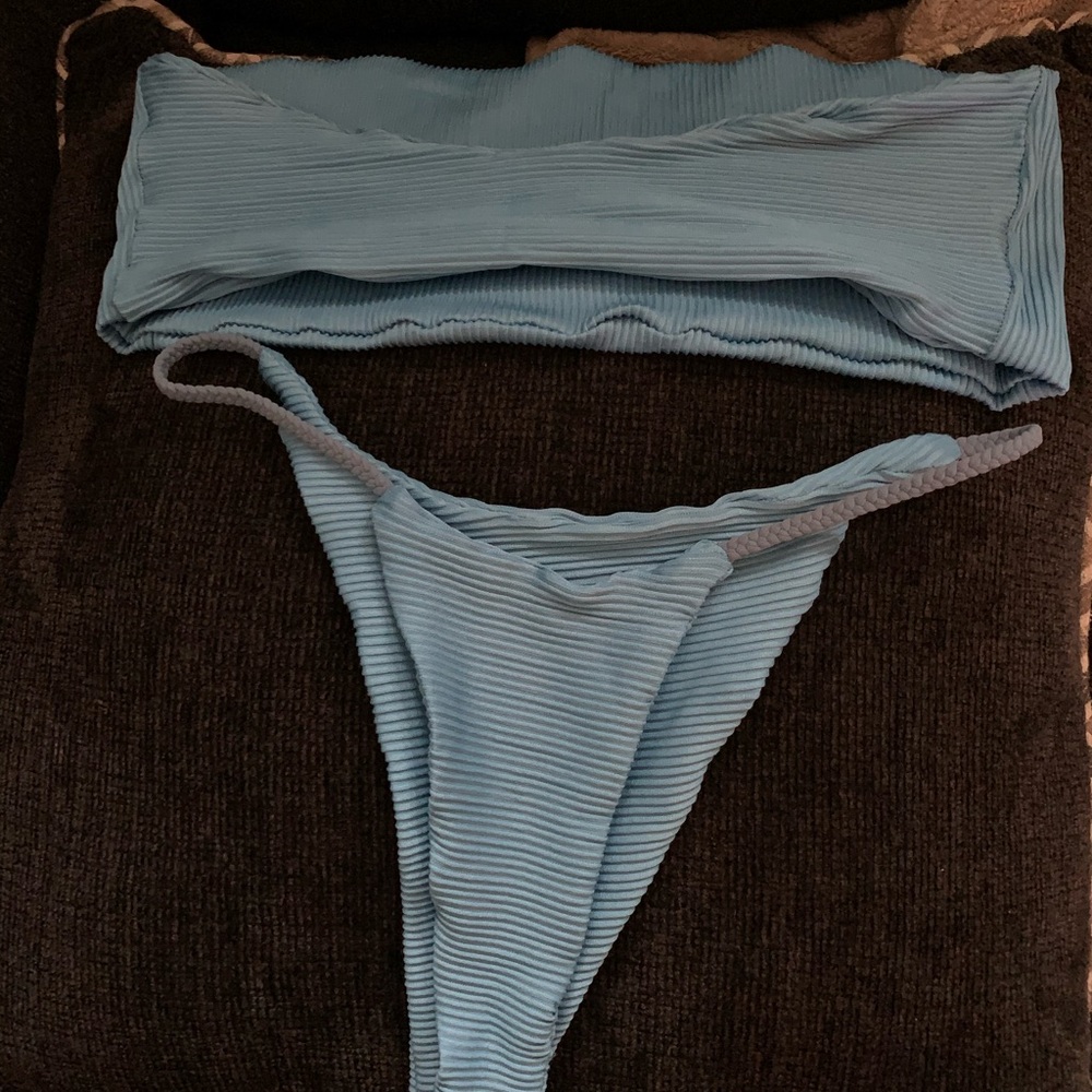 Bikini Set - Picture 4 of 4